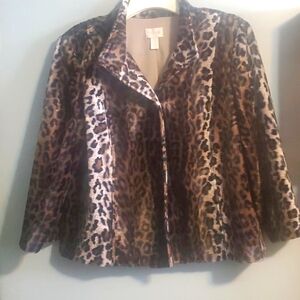 Animal print faux fur jacket with 1 button.